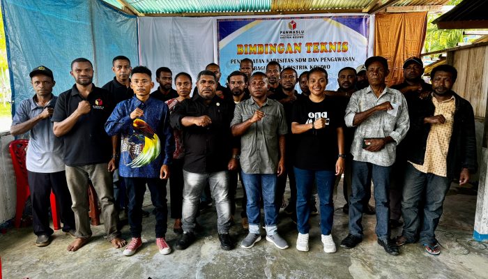 Berikan Penguatan bagi Pengawas Kampung se-Distrik Kosiwo, Ketua Bawaslu Yapen minta Sinergitas Pengawasan di Tingkat Kampung perlu di bangun.