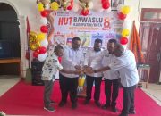 HUT Bawaslu ke-8 dan HUT RI ke-81, Bawaslu Yapen Perkuat Soliditas dan Semangat Mengawal Demokrasi