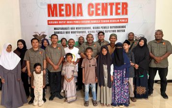 Perkuat Kepedulian Sosial, Bawaslu Yapen Gelar Jumat Sehati Bersama Yayasan Panti Asuhan Al-Fatih Famboaman