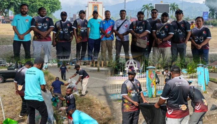 Bawaslu Kepulauan Yapen bersama Elemen Pemuda Jaga Kebersihan Kota Serui dan Edukasi Publik Terkait SIPOL